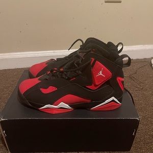 Jordan true flight sz 6y black and university red